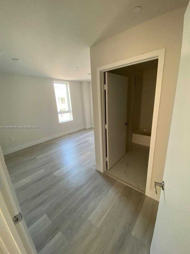 Small Image of 2561 NORTH EAST 193RD ST #1202, Miami Number 7