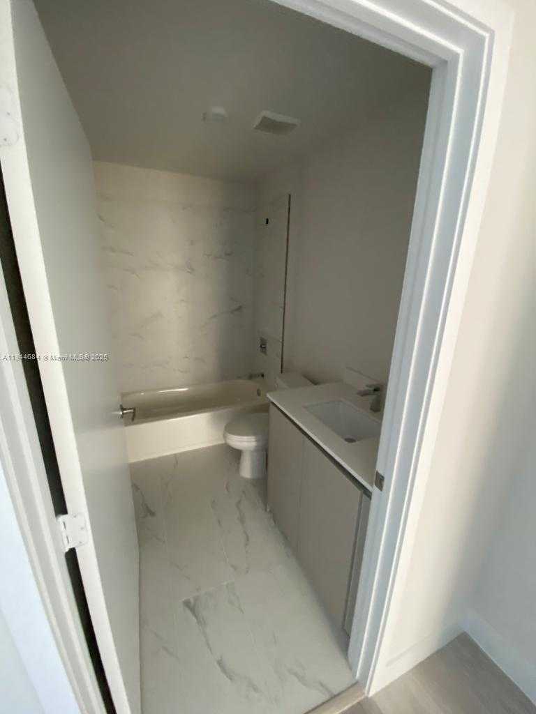 Small Image of 2561 NORTH EAST 193RD ST #1202, Miami Number 9