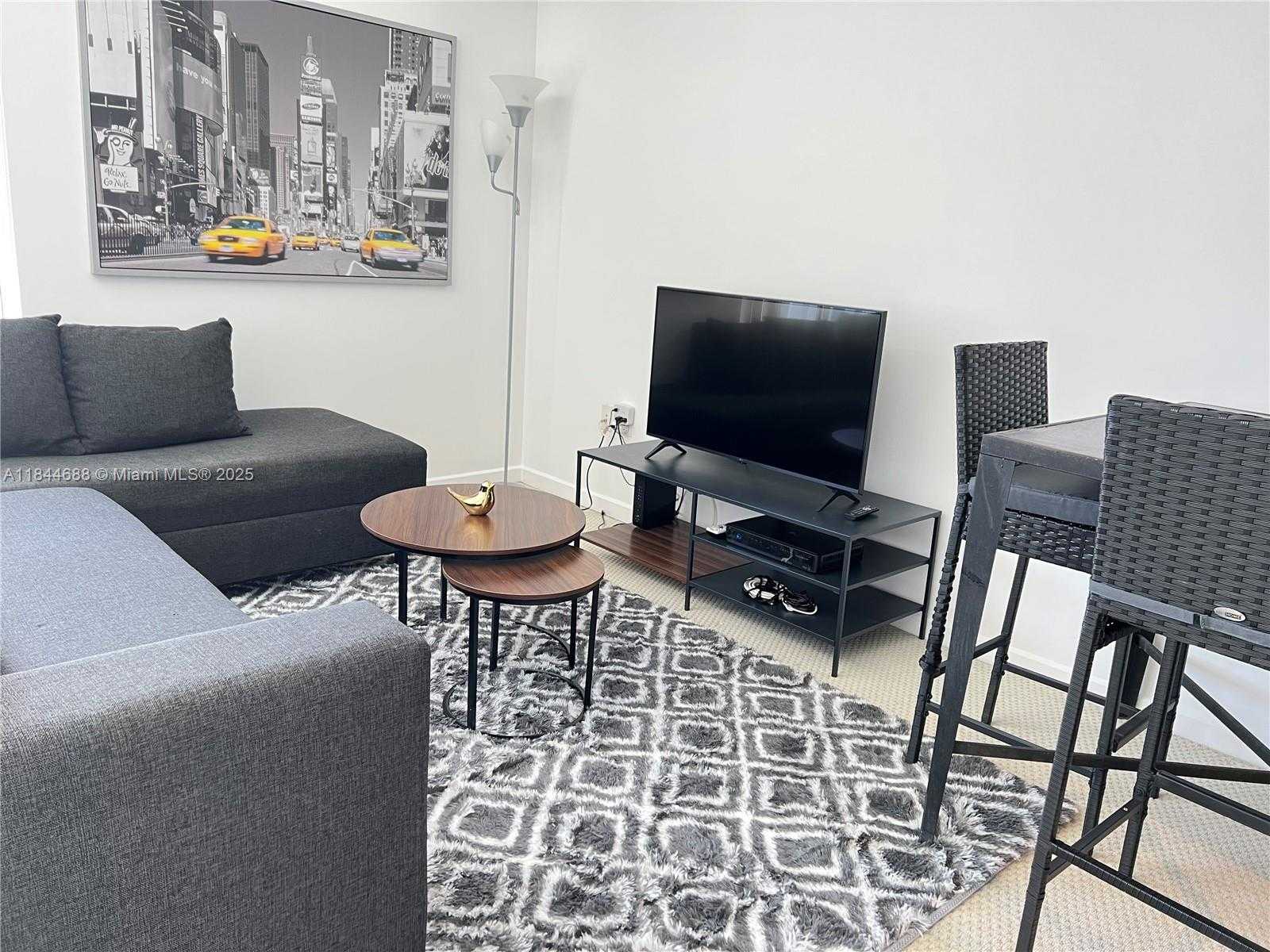 Small Image of 50 BISCAYNE BLVD #3209, Miami Number 2
