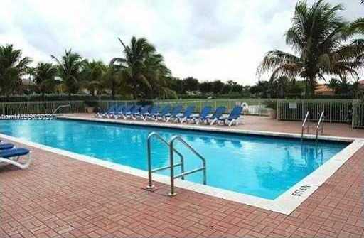 Small Image of Doral Number 6