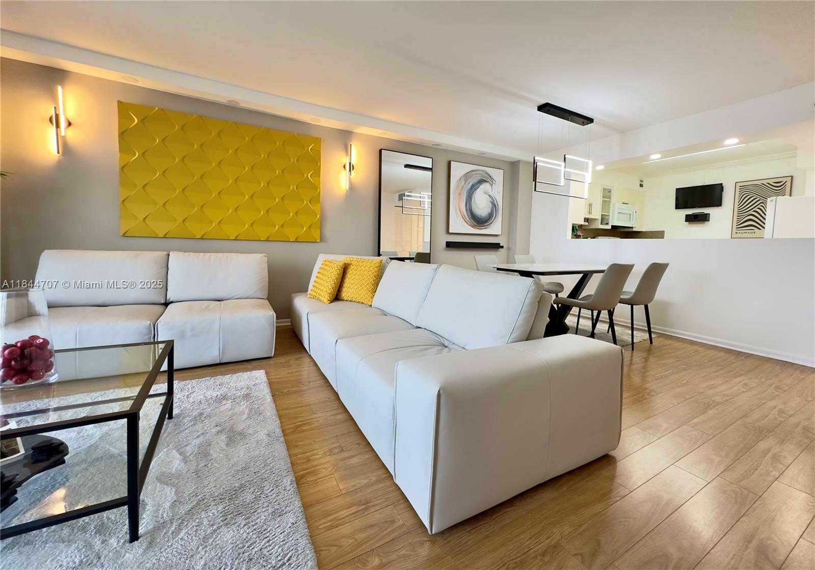 Small Image of 5701 COLLINS AVE #1509, Miami Beach Number 10