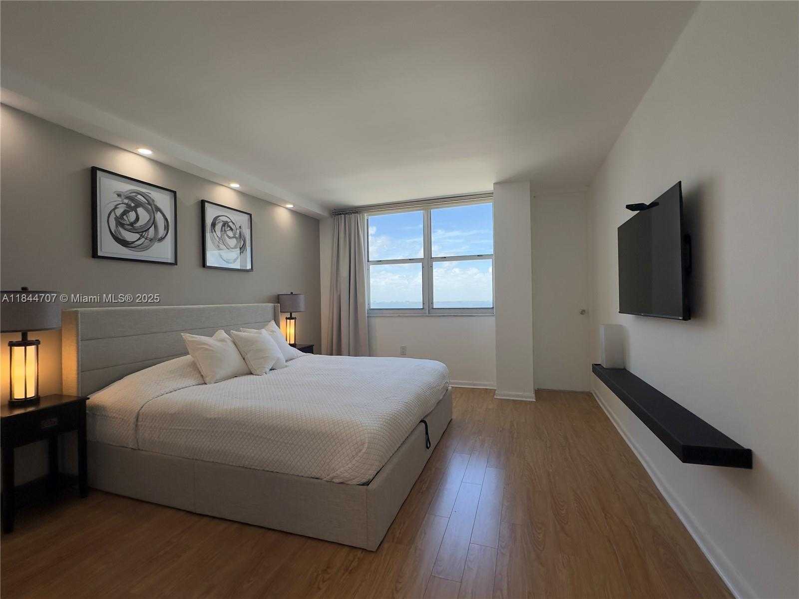 Small Image of 5701 COLLINS AVE #1509, Miami Beach Number 14