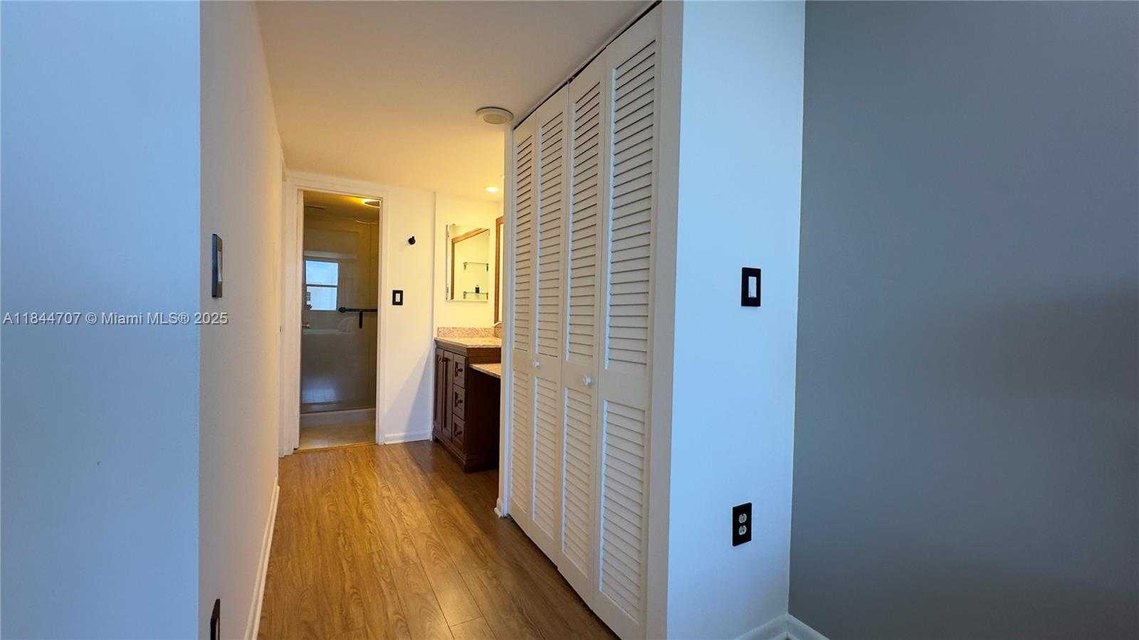 Small Image of 5701 COLLINS AVE #1509, Miami Beach Number 17