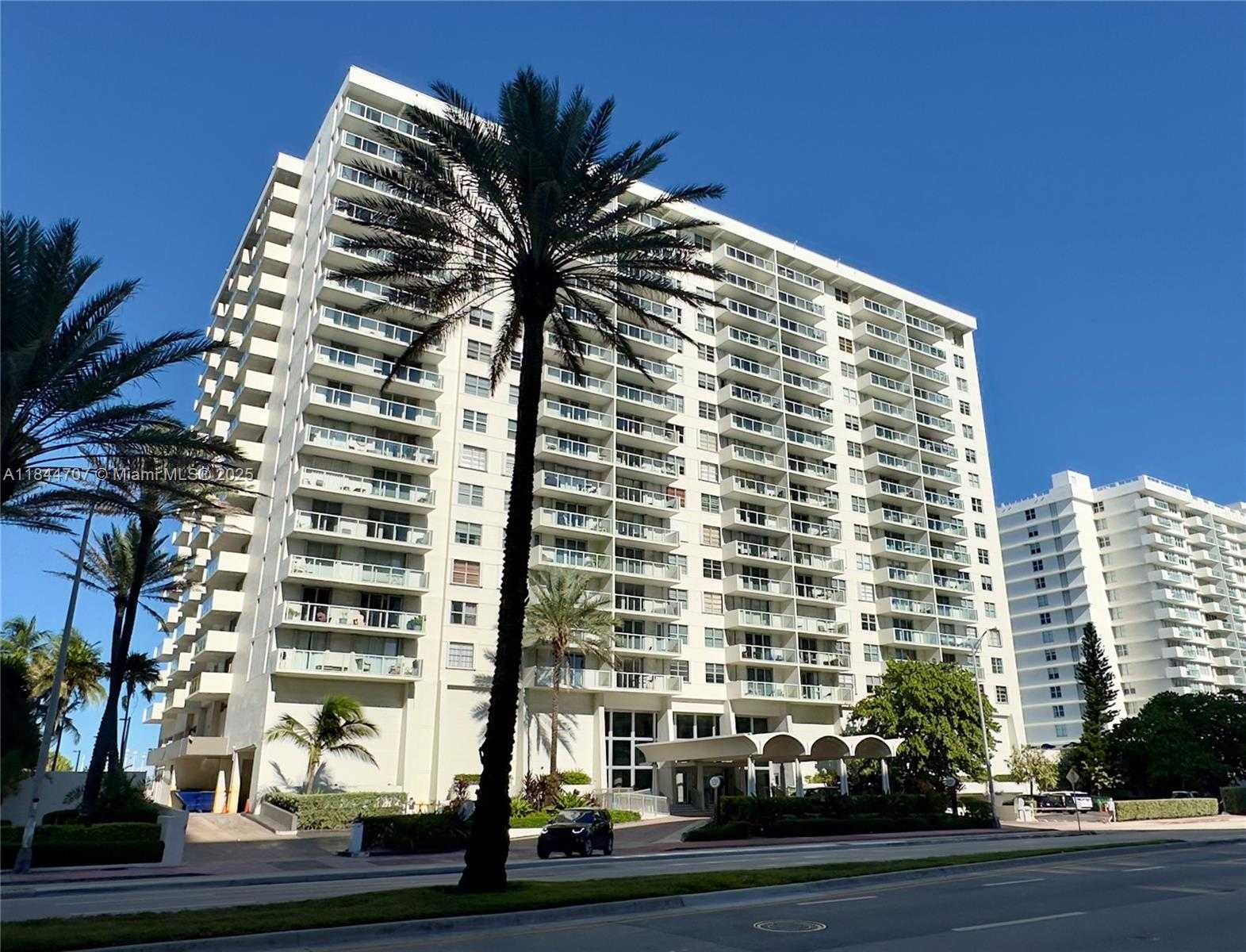 Small Image of 5701 COLLINS AVE #1509, Miami Beach Number 21