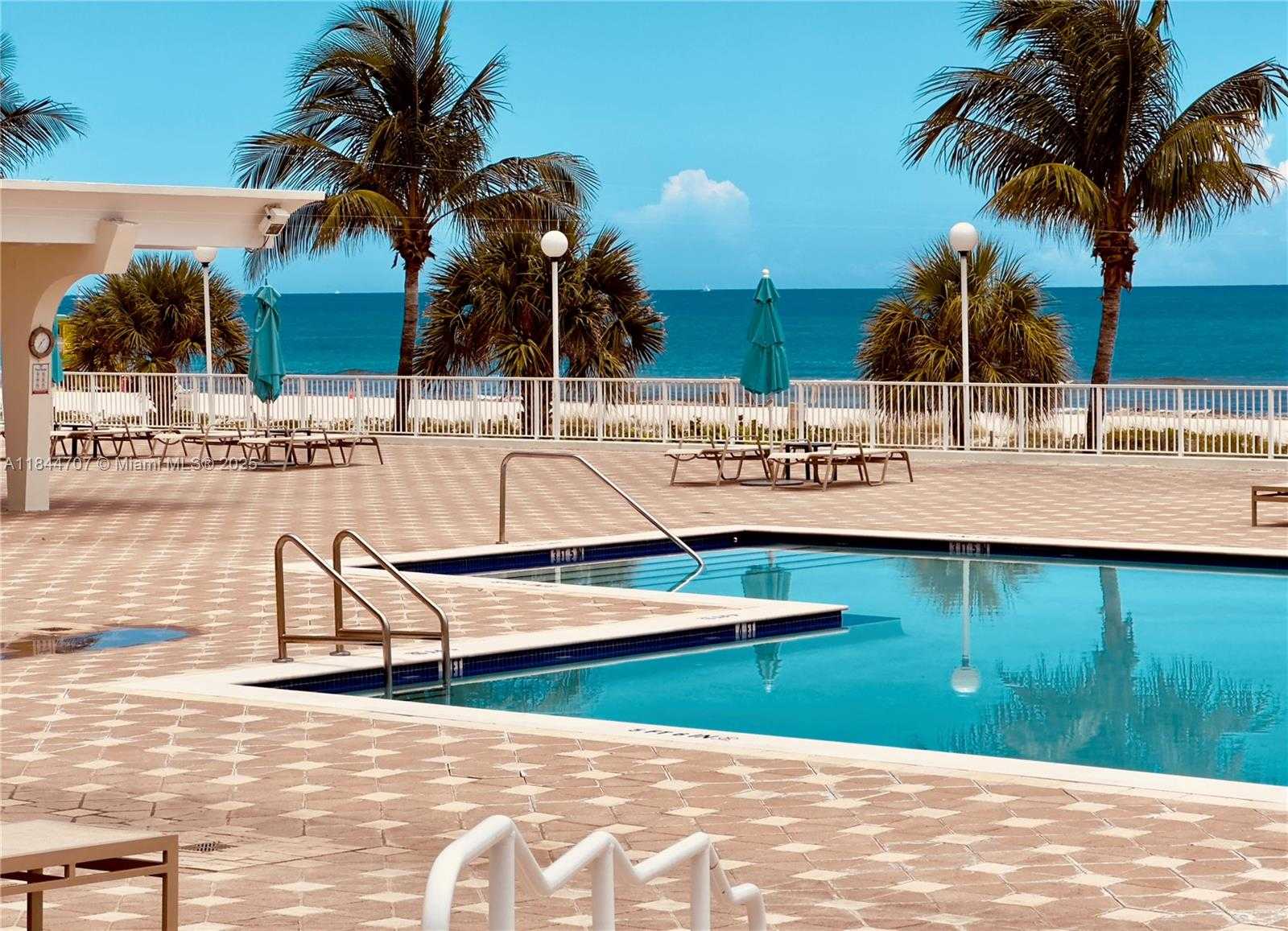 Small Image of 5701 COLLINS AVE #1509, Miami Beach Number 30