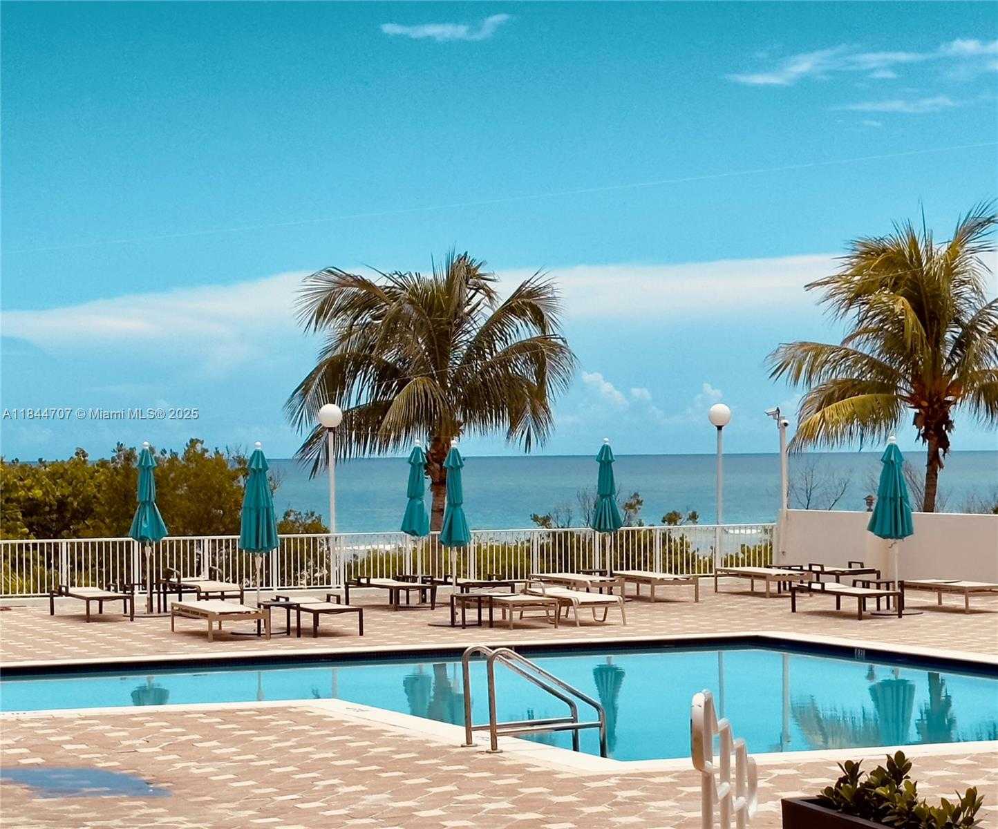 Small Image of 5701 COLLINS AVE #1509, Miami Beach Number 31
