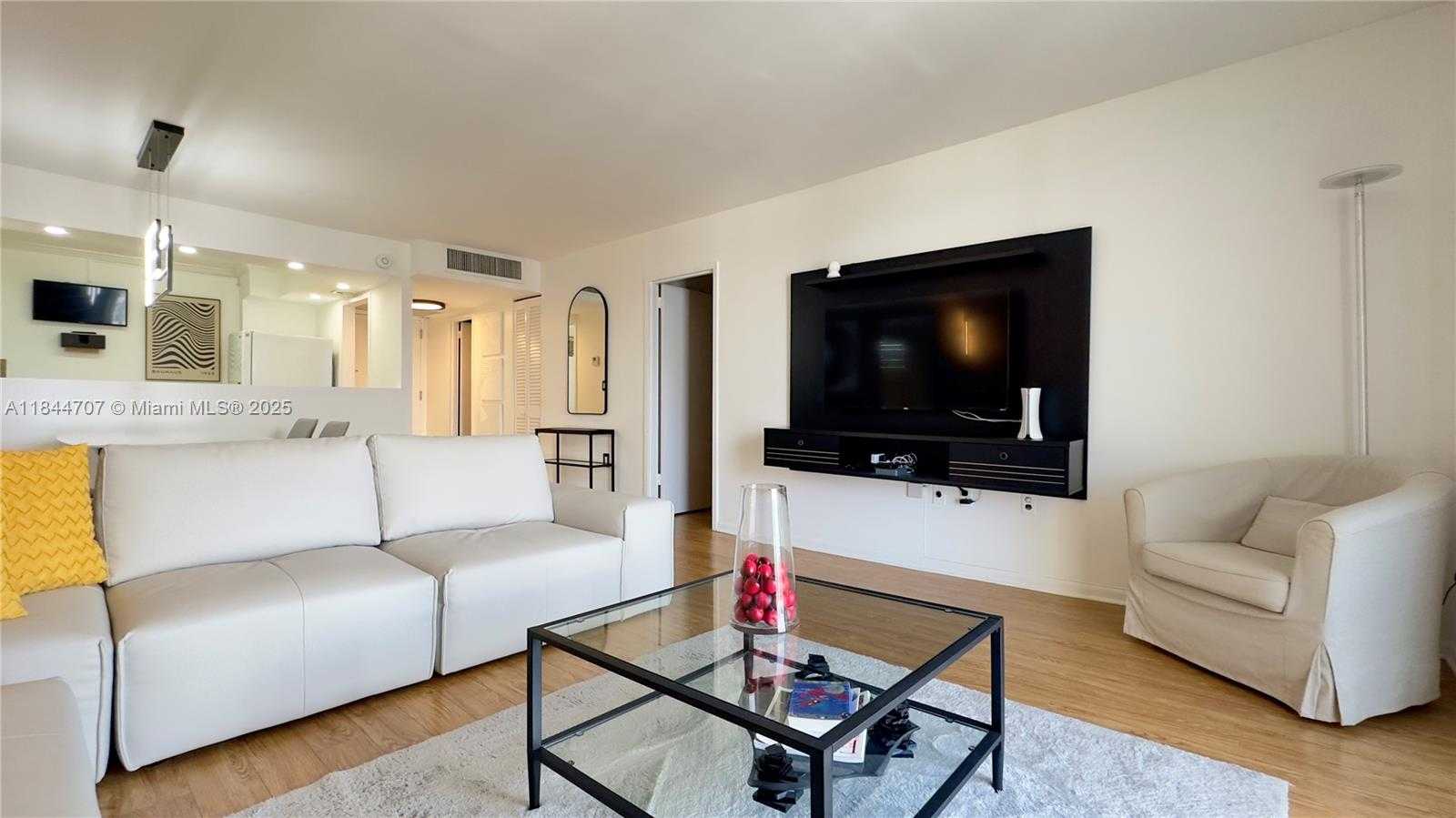 Small Image of 5701 COLLINS AVE #1509, Miami Beach Number 9