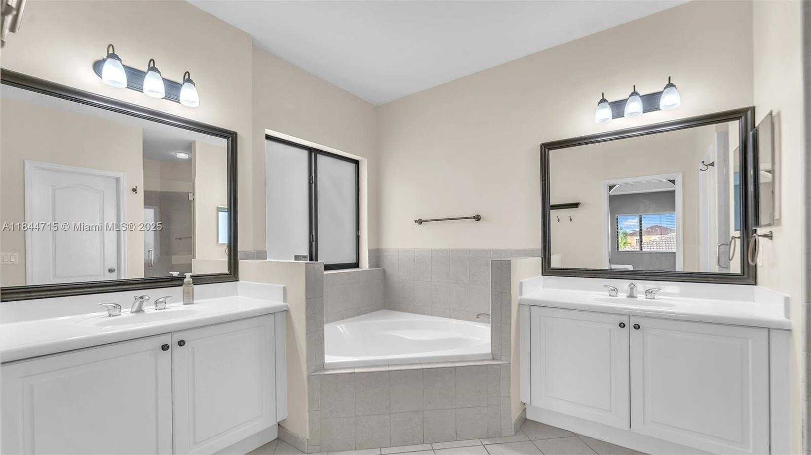Small Image of 1438 SOUTH WEST 154TH CT #1438, Miami Number 17