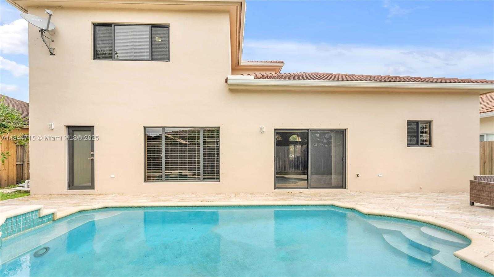 Small Image of 1438 SOUTH WEST 154TH CT #1438, Miami Number 2