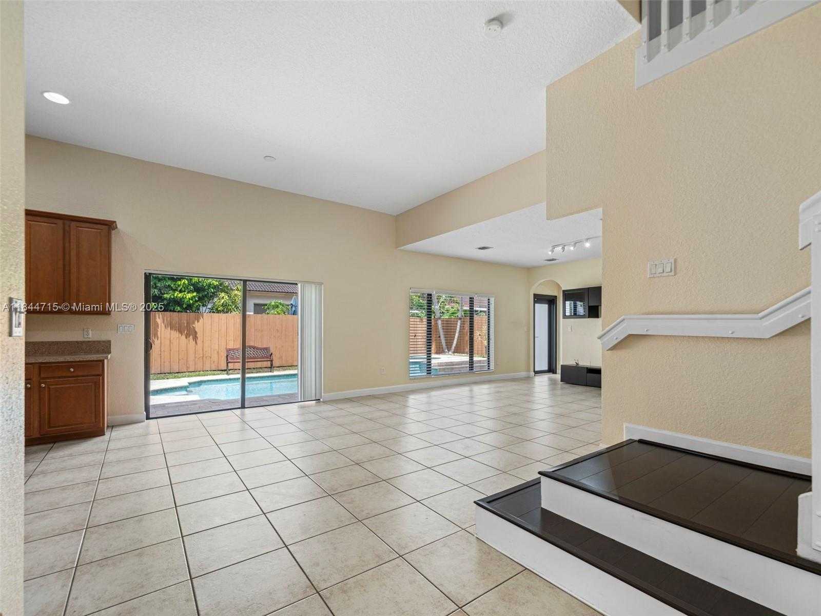 Small Image of 1438 SOUTH WEST 154TH CT #1438, Miami Number 29
