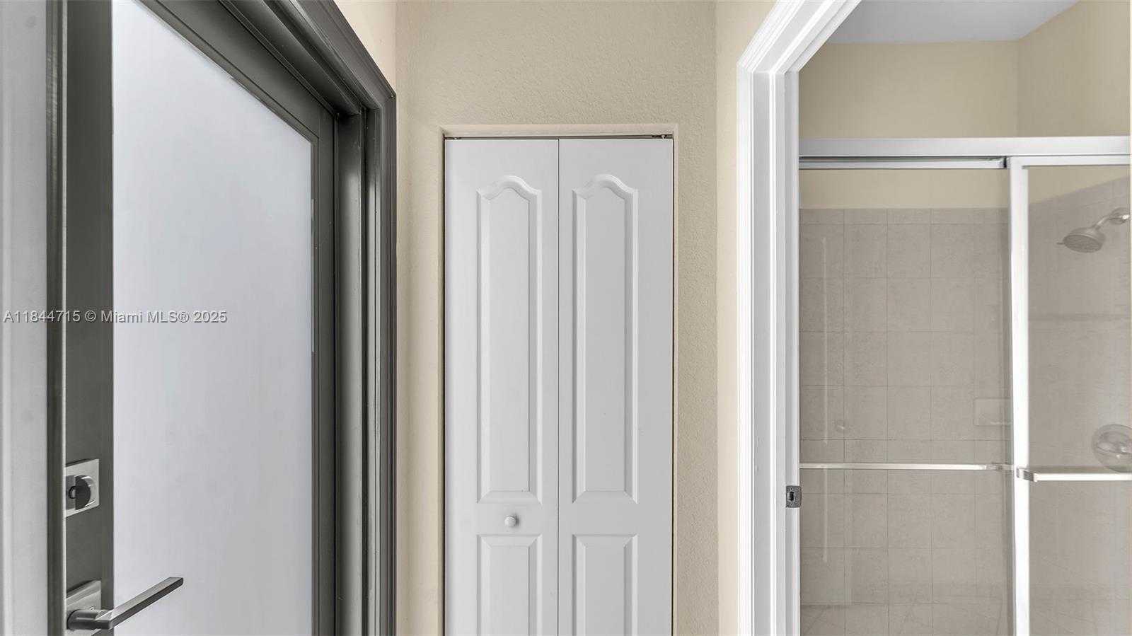 Small Image of 1438 SOUTH WEST 154TH CT #1438, Miami Number 5