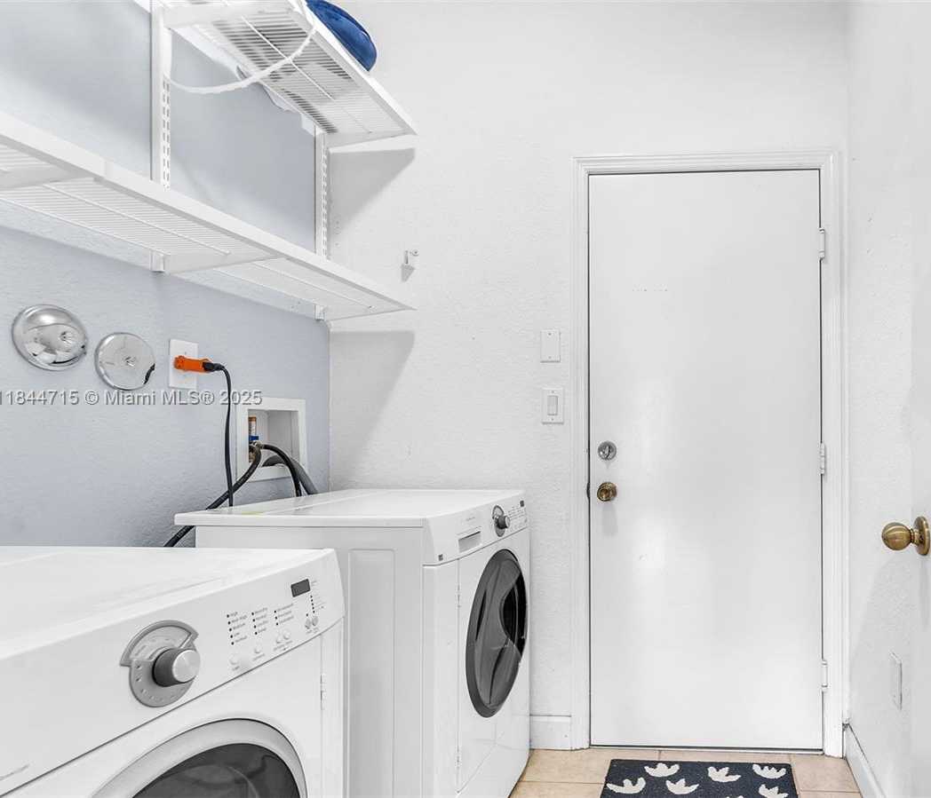 Small Image of 1438 SOUTH WEST 154TH CT #1438, Miami Number 9