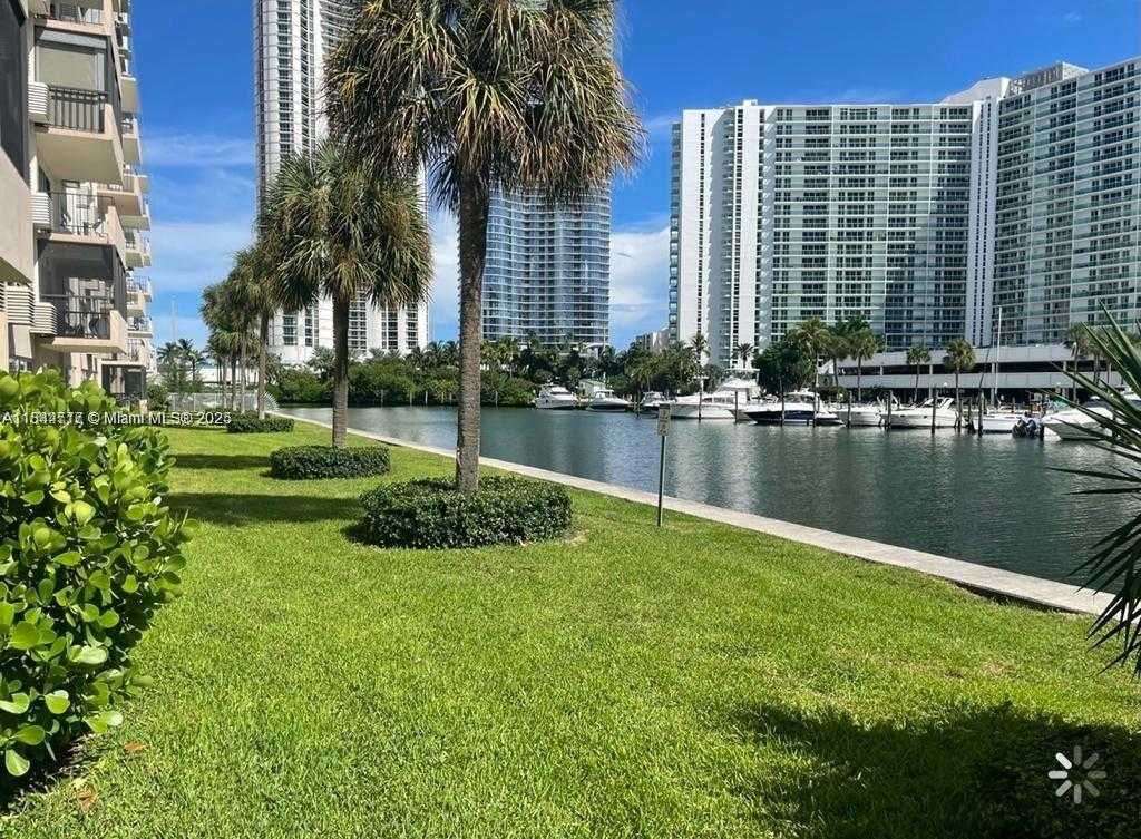 Small Image of 220 KINGS POINT DR #105, Sunny Isles Beach Number 3