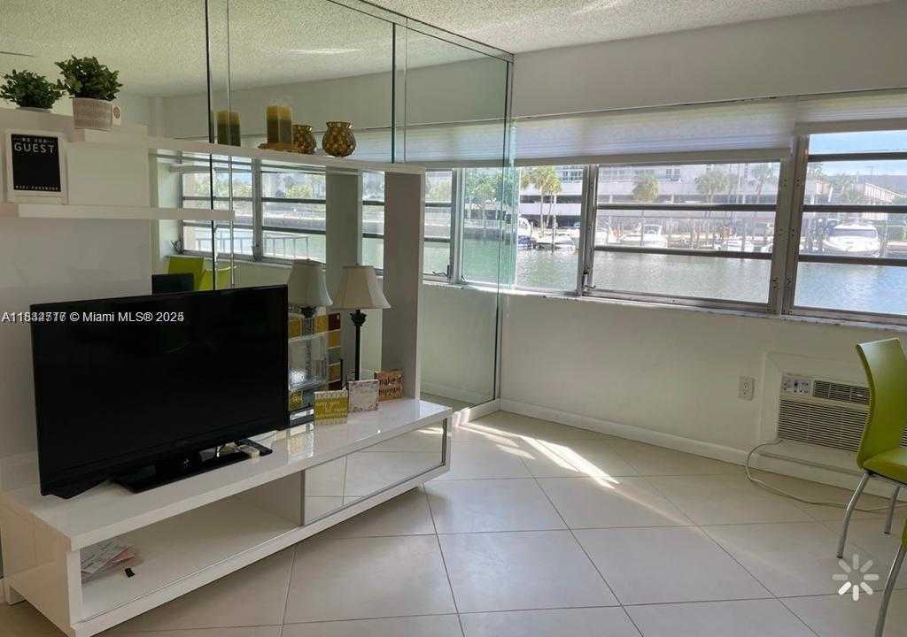 Small Image of 220 KINGS POINT DR #105, Sunny Isles Beach Number 7