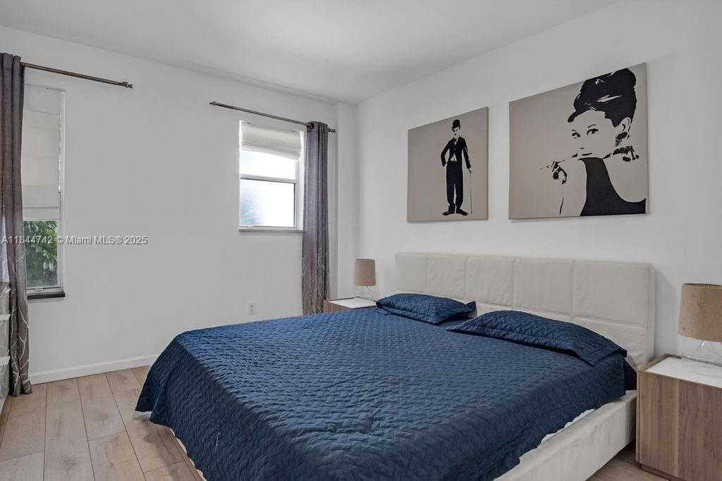 Small Image of 747 MICHIGAN AVE #201, Miami Beach Number 11