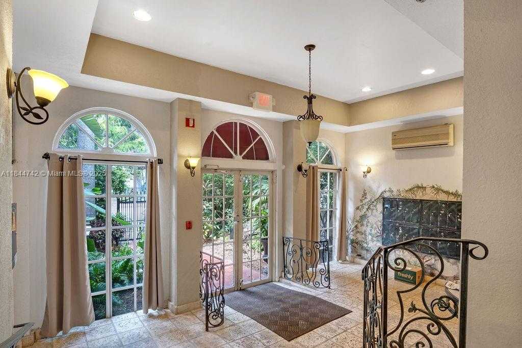 Small Image of 747 MICHIGAN AVE #201, Miami Beach Number 23