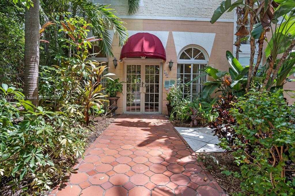 Small Image of 747 MICHIGAN AVE #201, Miami Beach Number 24