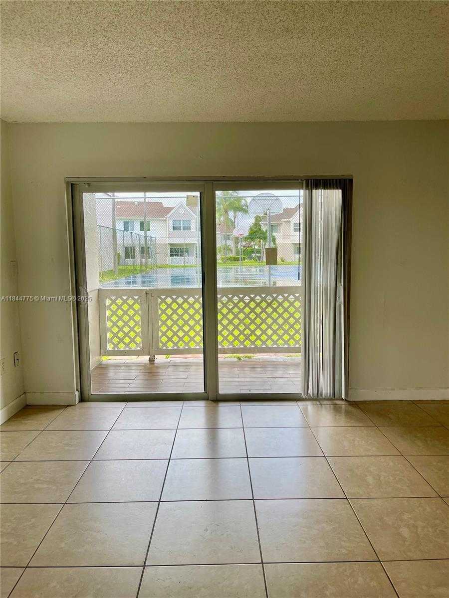 Small Image of 6725 NORTH WEST 174TH TER #E-12, Hialeah Number 10