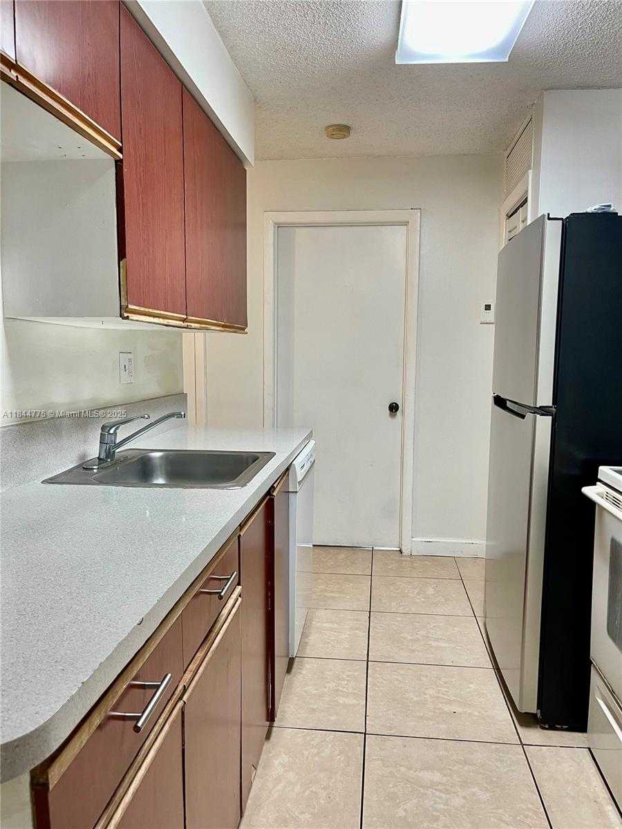 Small Image of 6725 NORTH WEST 174TH TER #E-12, Hialeah Number 16