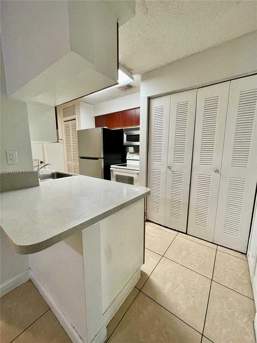 Small Image of 6725 NORTH WEST 174TH TER #E-12, Hialeah Number 18