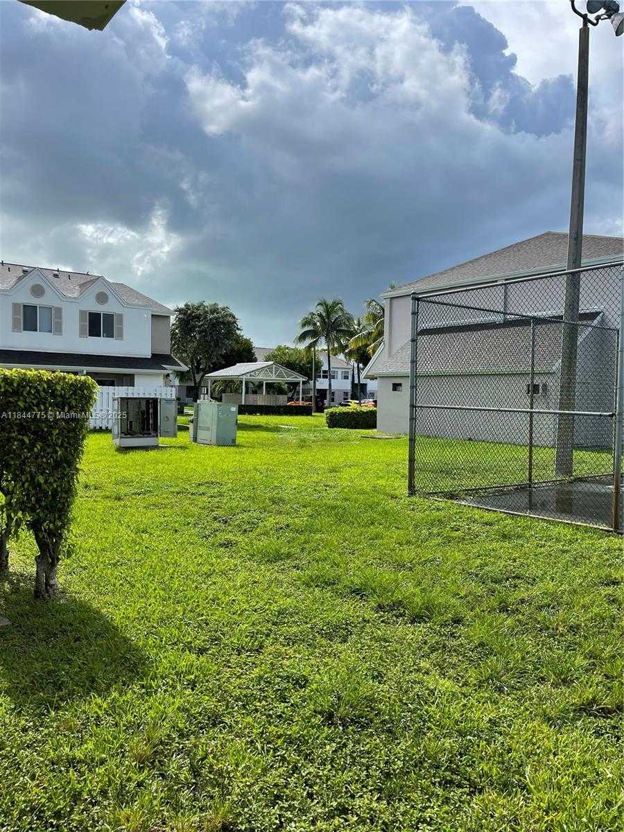 Small Image of 6725 NORTH WEST 174TH TER #E-12, Hialeah Number 19