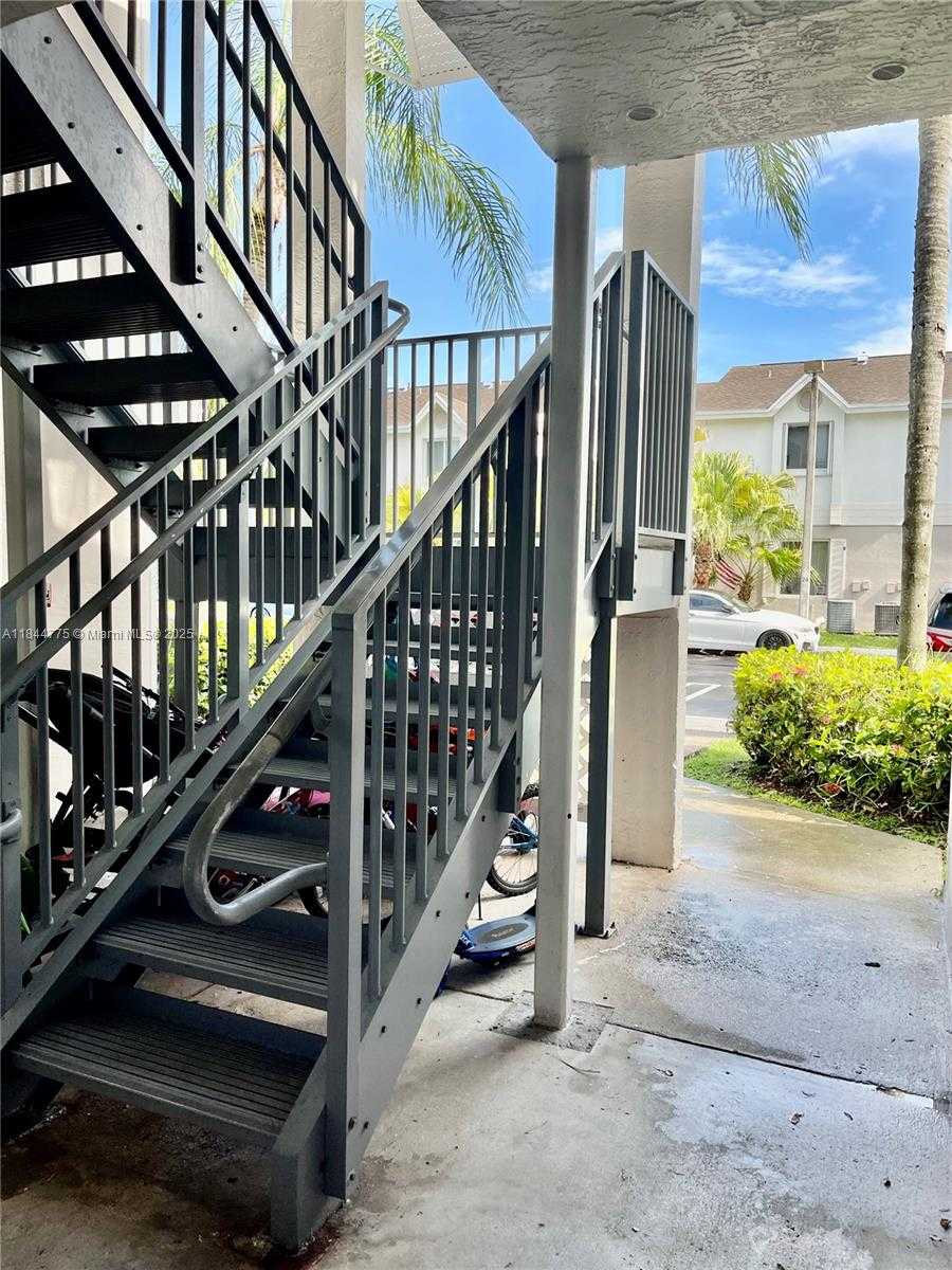 Small Image of 6725 NORTH WEST 174TH TER #E-12, Hialeah Number 3