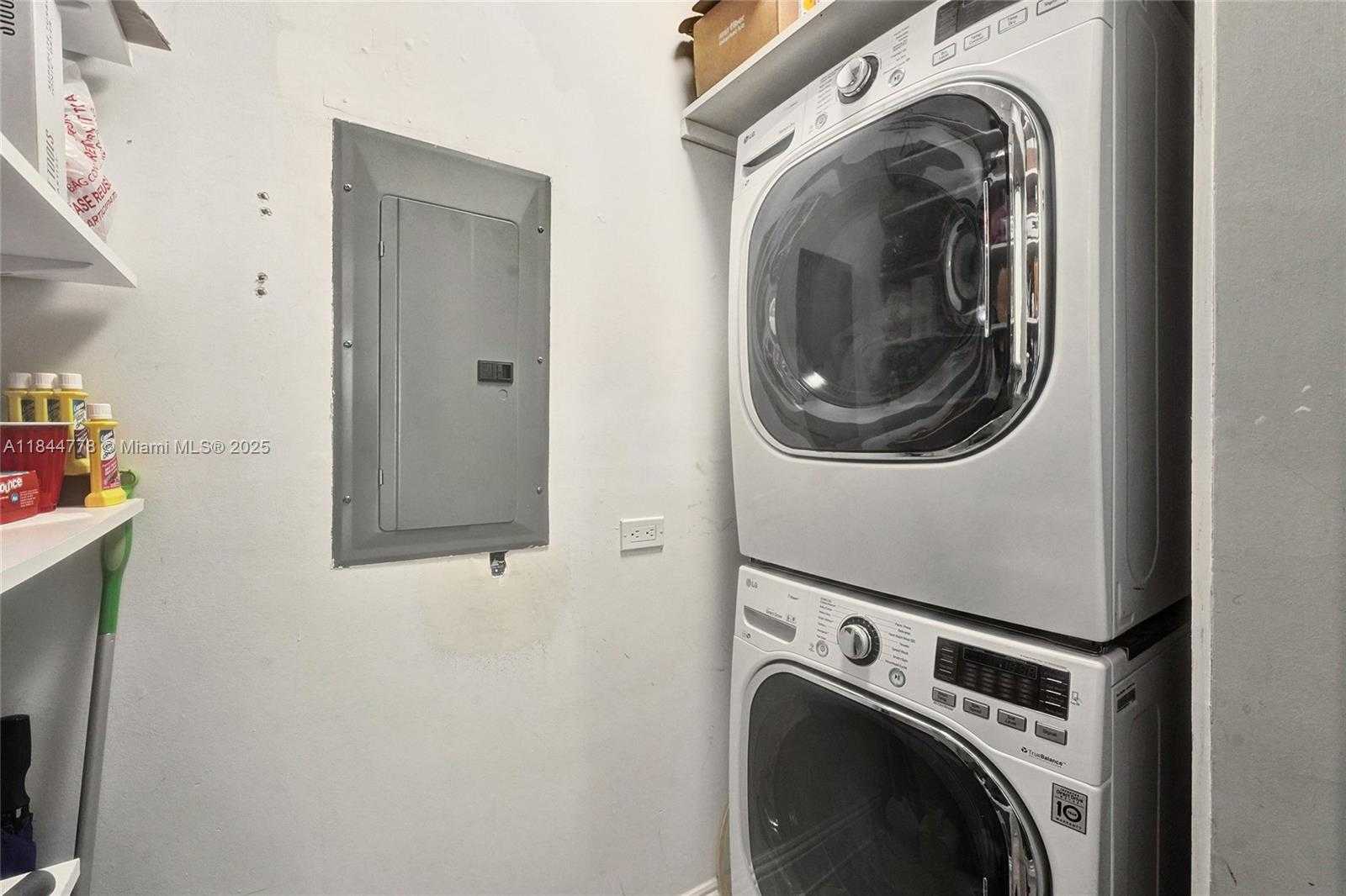 Small Image of 1443 LENOX AVE, Miami Beach Number 12