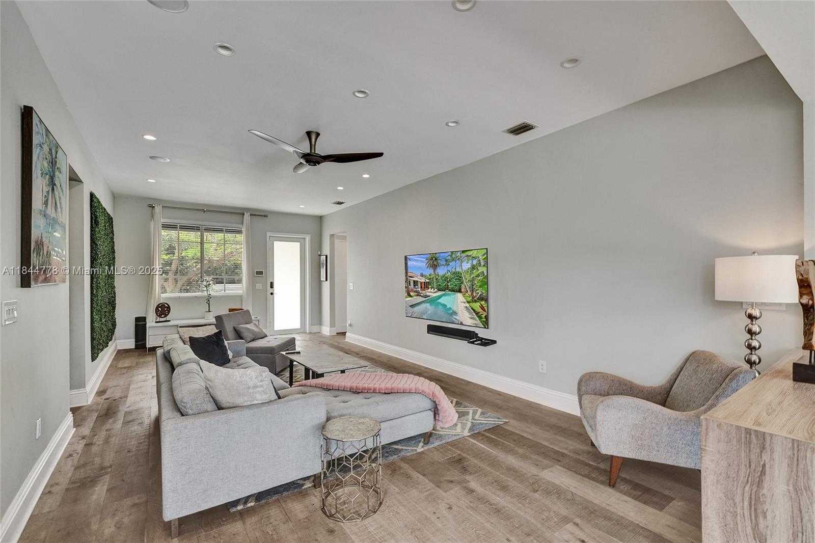 Small Image of 1443 LENOX AVE, Miami Beach Number 6