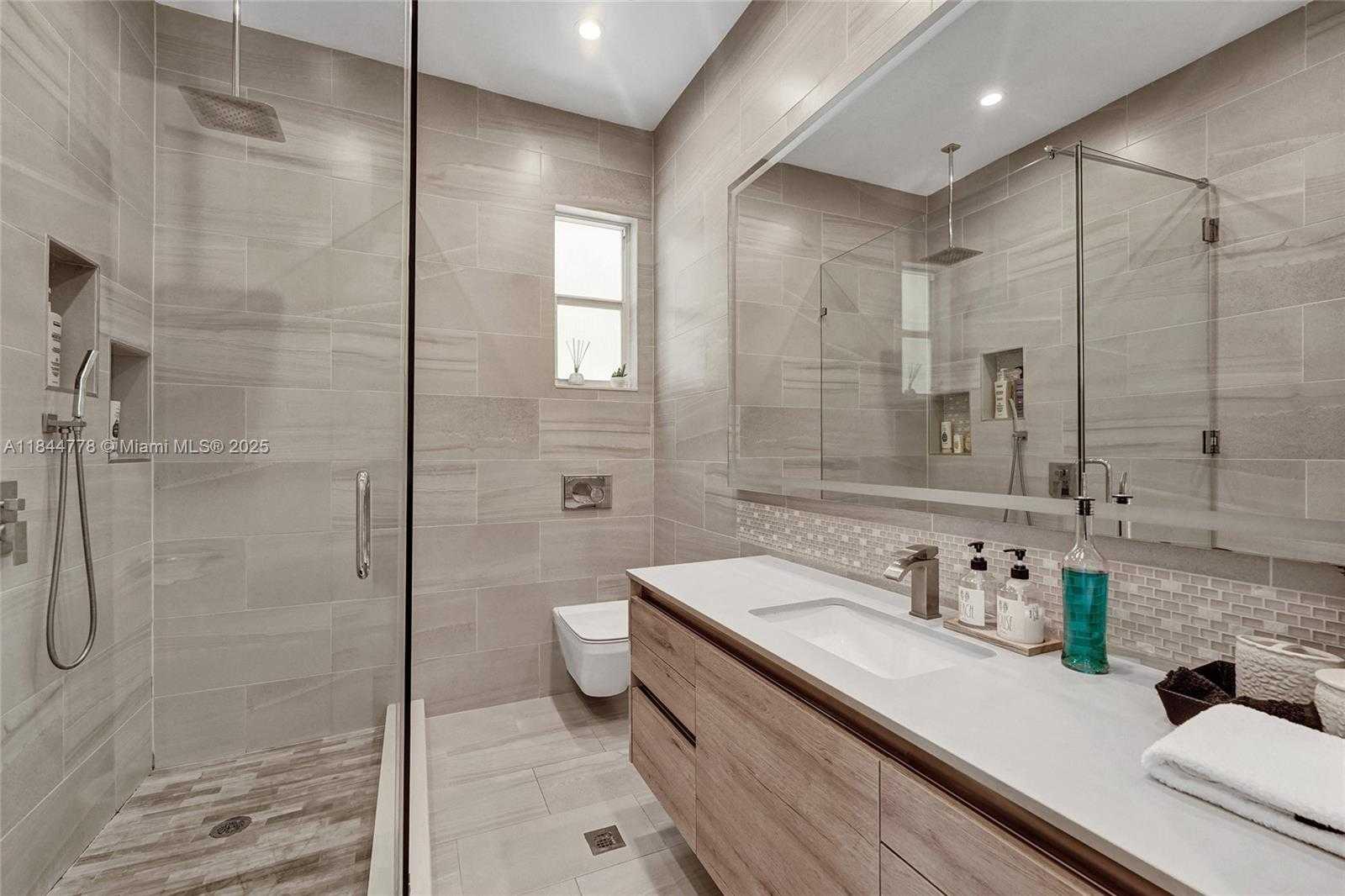 Small Image of 1443 LENOX AVE, Miami Beach Number 8