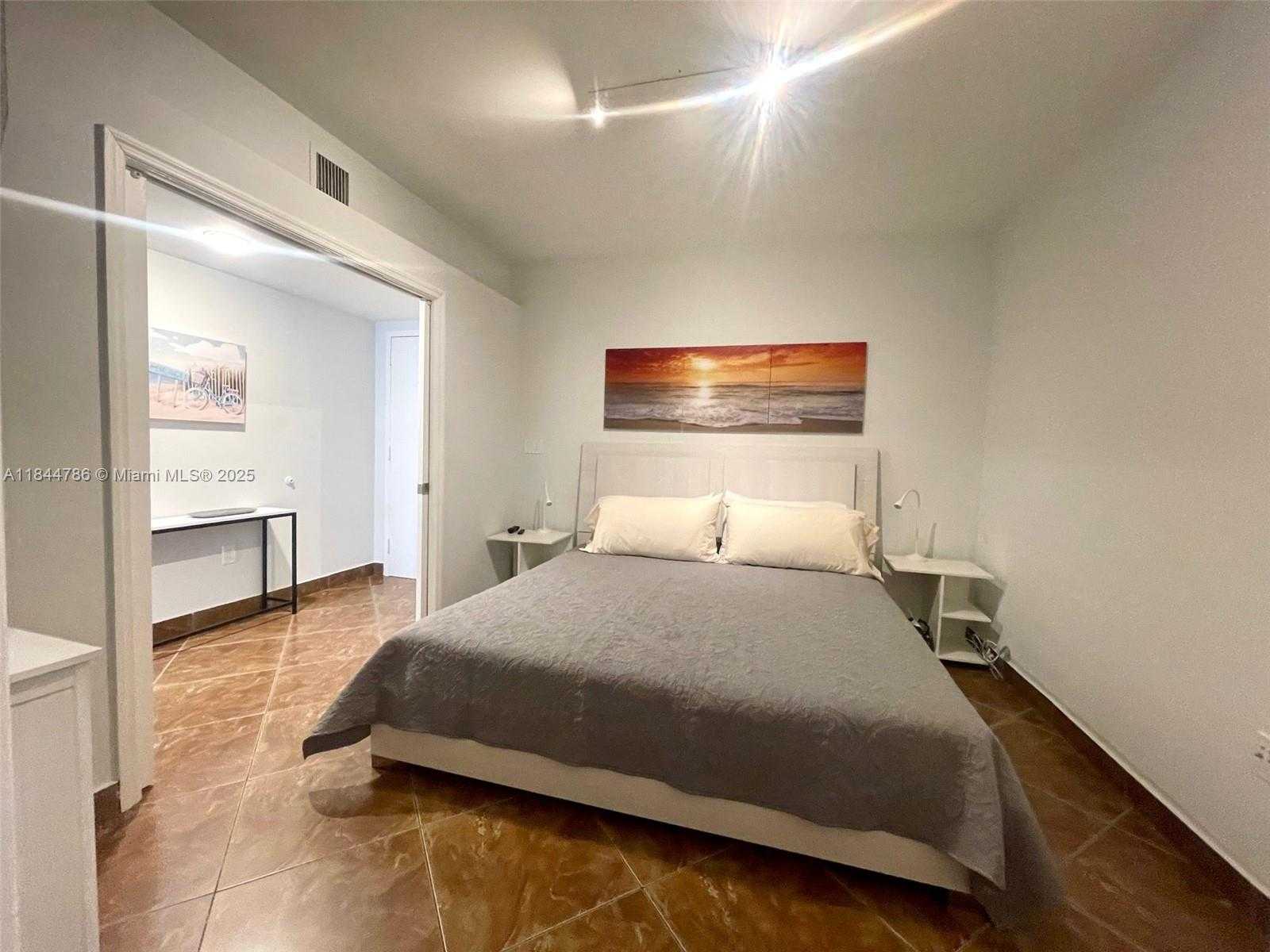Small Image of 1830 SOUTH OCEAN DR #3009, Hallandale Beach Number 21