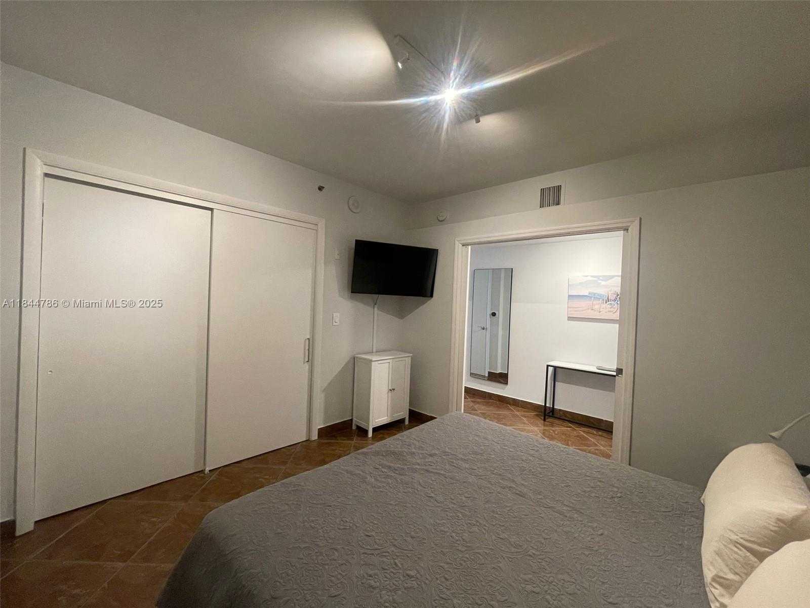 Small Image of 1830 SOUTH OCEAN DR #3009, Hallandale Beach Number 22