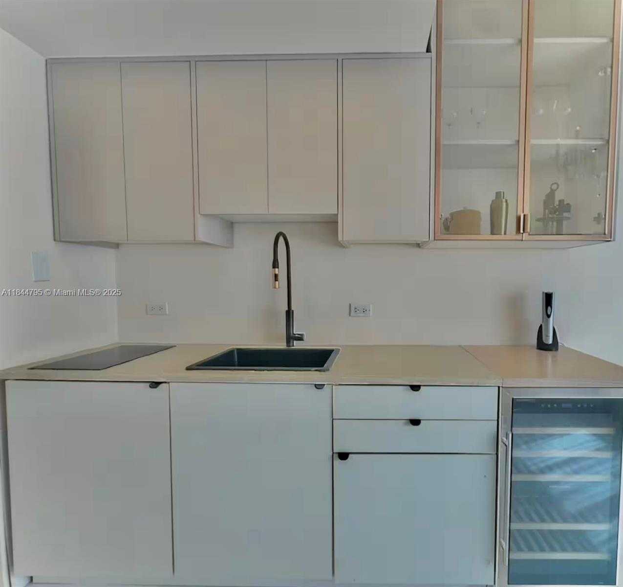 Small Image of 100 COLLINS AVE #218, Miami Beach Number 11