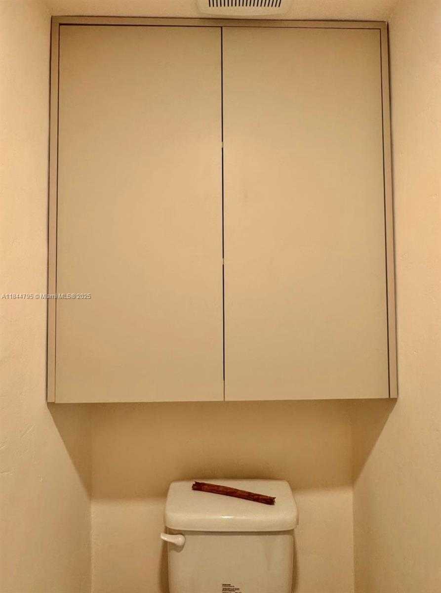 Small Image of 100 COLLINS AVE #218, Miami Beach Number 16