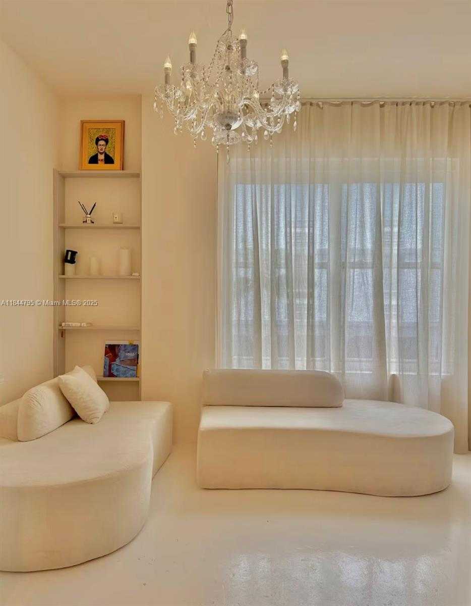 Small Image of 100 COLLINS AVE #218, Miami Beach Number 3