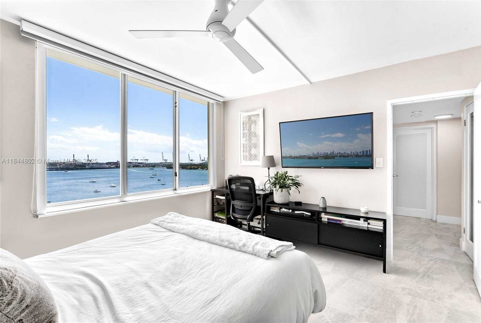 Small Image of 1200 WEST AVE #1126, Miami Beach Number 16