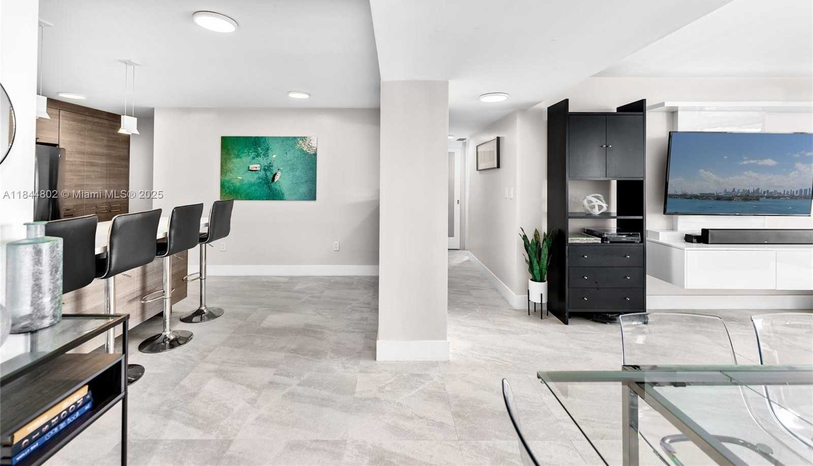 Small Image of 1200 WEST AVE #1126, Miami Beach Number 5