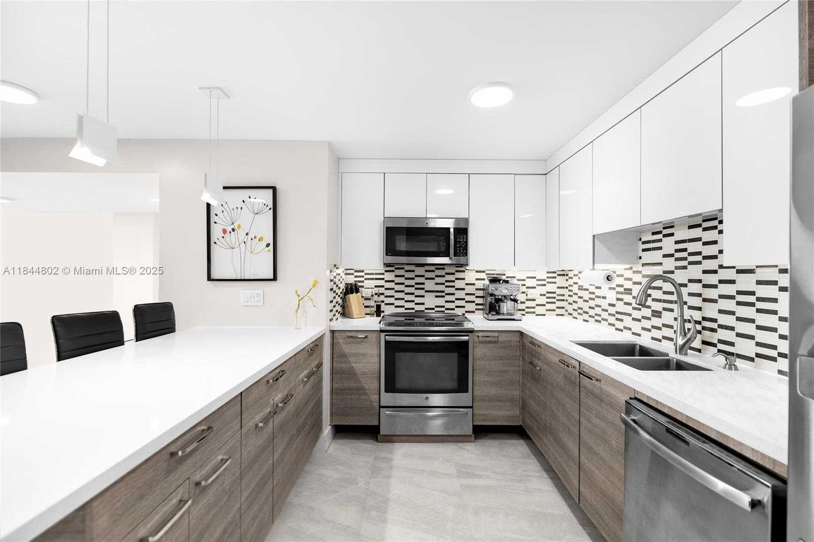Small Image of 1200 WEST AVE #1126, Miami Beach Number 6