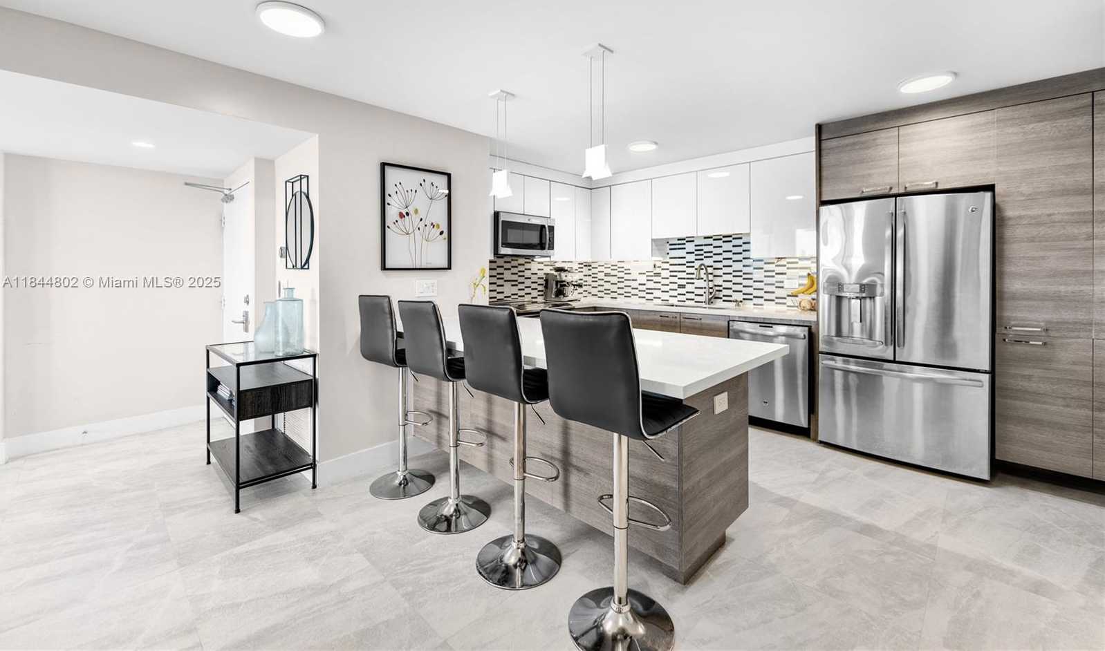 Small Image of 1200 WEST AVE #1126, Miami Beach Number 7