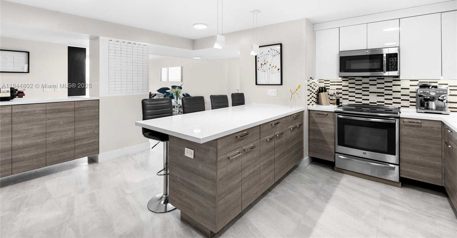 Small Image of 1200 WEST AVE #1126, Miami Beach Number 9