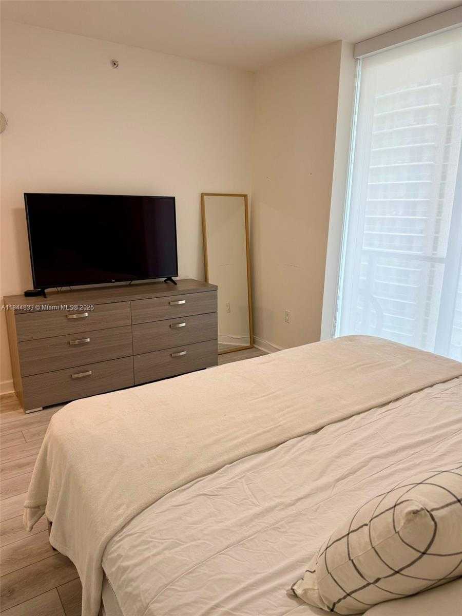 Small Image of 79 SOUTH WEST 12TH ST #3207-S, Miami Number 11