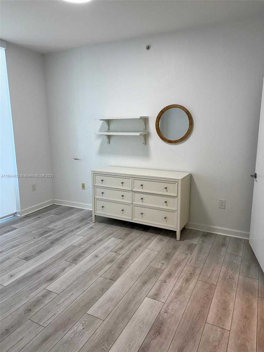 Small Image of 79 SOUTH WEST 12TH ST #3207-S, Miami Number 18