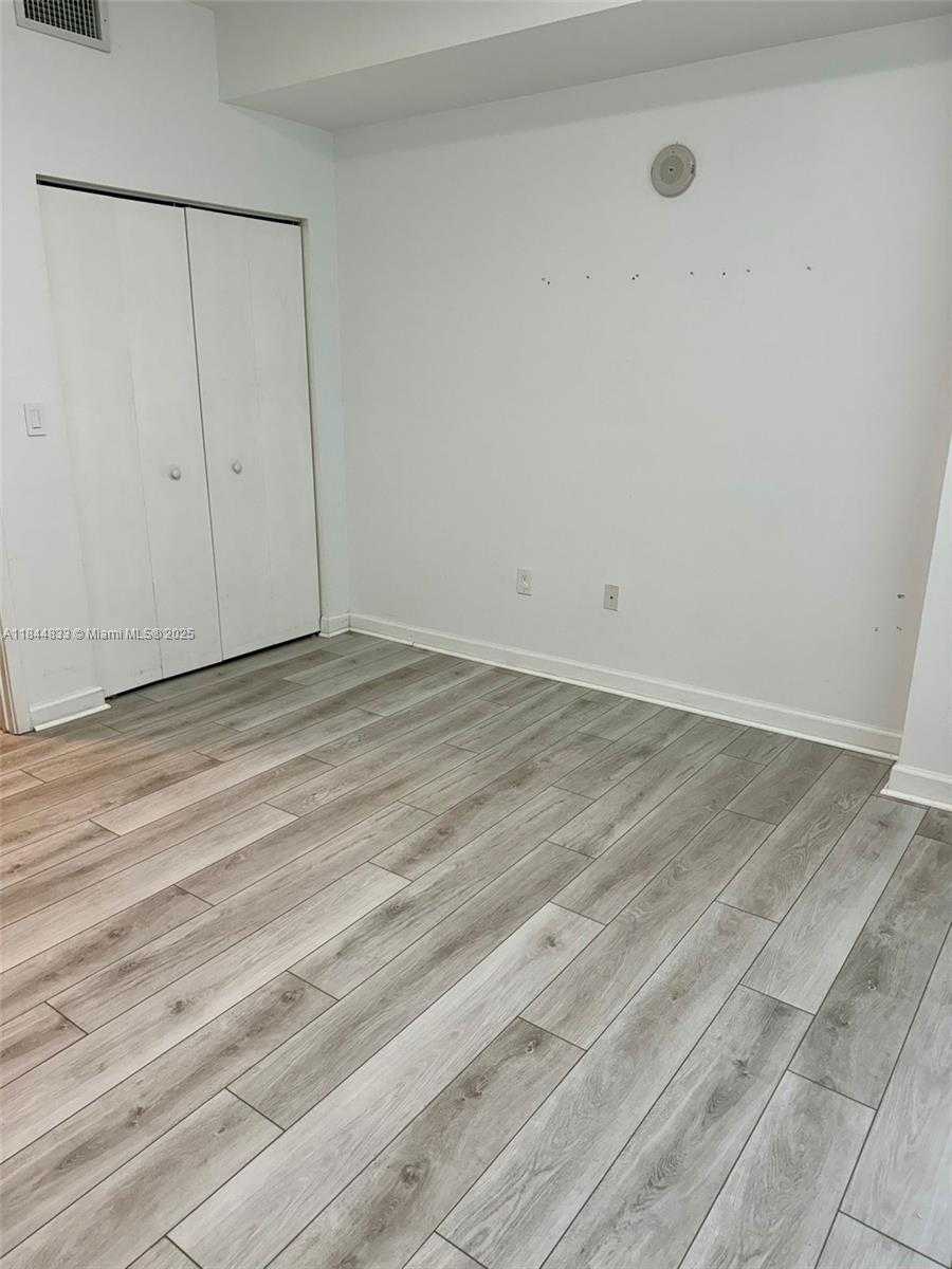 Small Image of 79 SOUTH WEST 12TH ST #3207-S, Miami Number 20