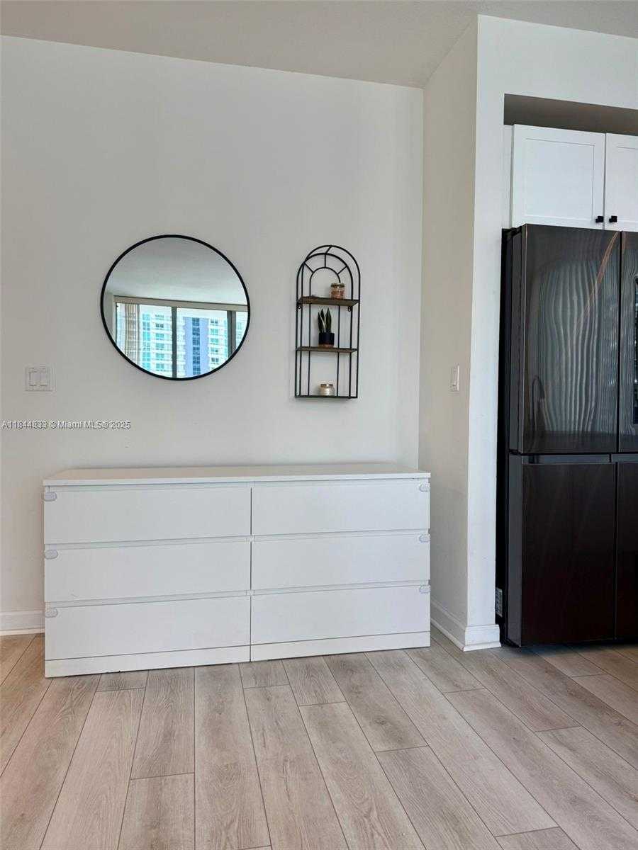 Small Image of 79 SOUTH WEST 12TH ST #3207-S, Miami Number 3