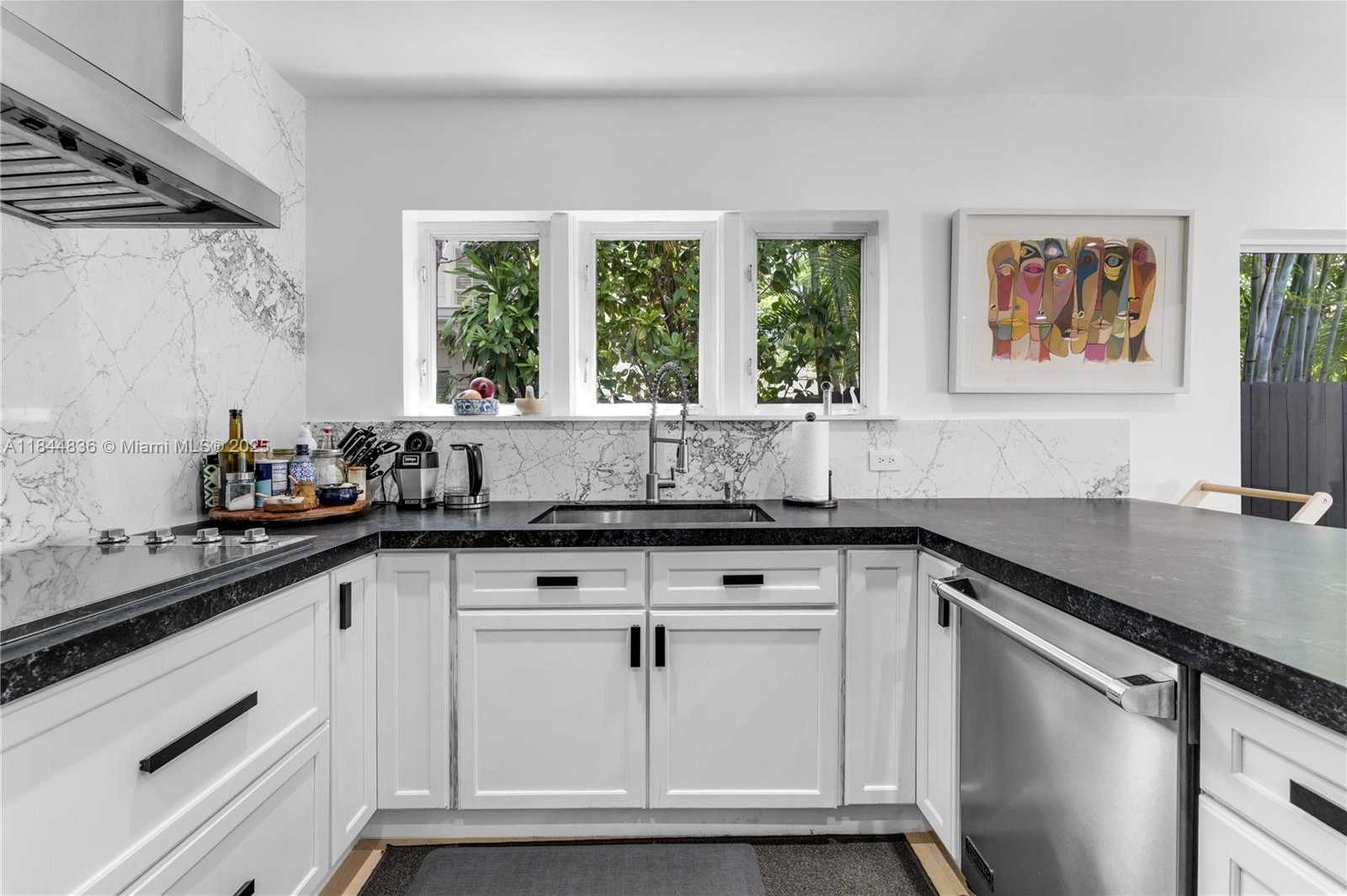 Small Image of 1826 FAIRHAVEN PL, Miami Number 12
