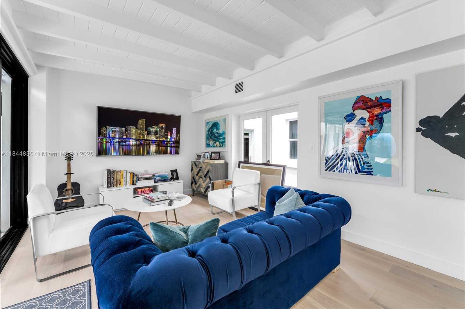 Small Image of 1826 FAIRHAVEN PL, Miami Number 17