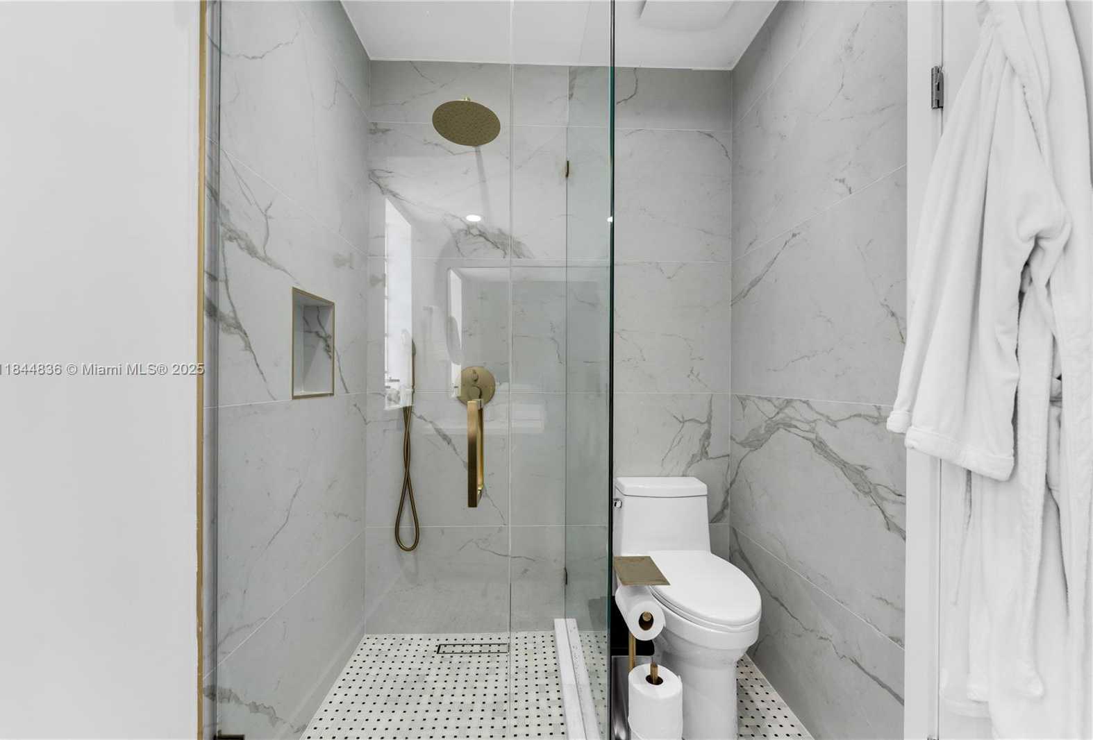 Small Image of 1826 FAIRHAVEN PL, Miami Number 23