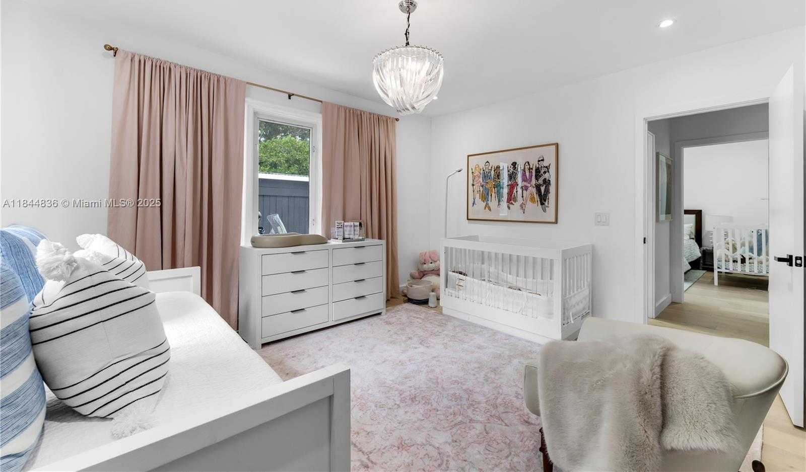 Small Image of 1826 FAIRHAVEN PL, Miami Number 25