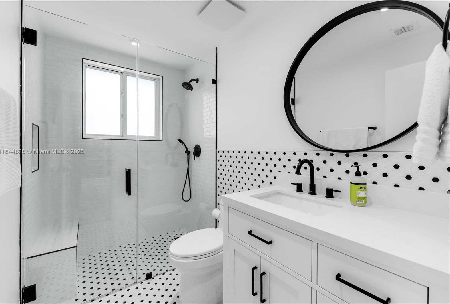 Small Image of 1826 FAIRHAVEN PL, Miami Number 26