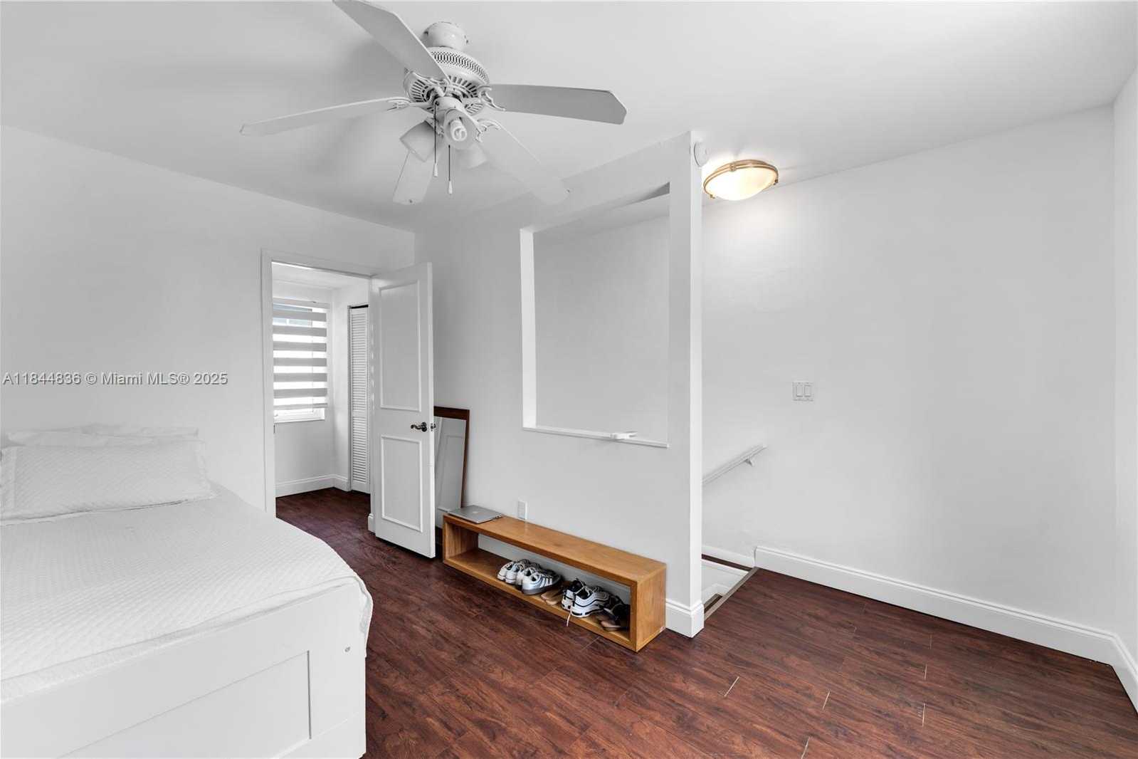 Small Image of 1826 FAIRHAVEN PL, Miami Number 39