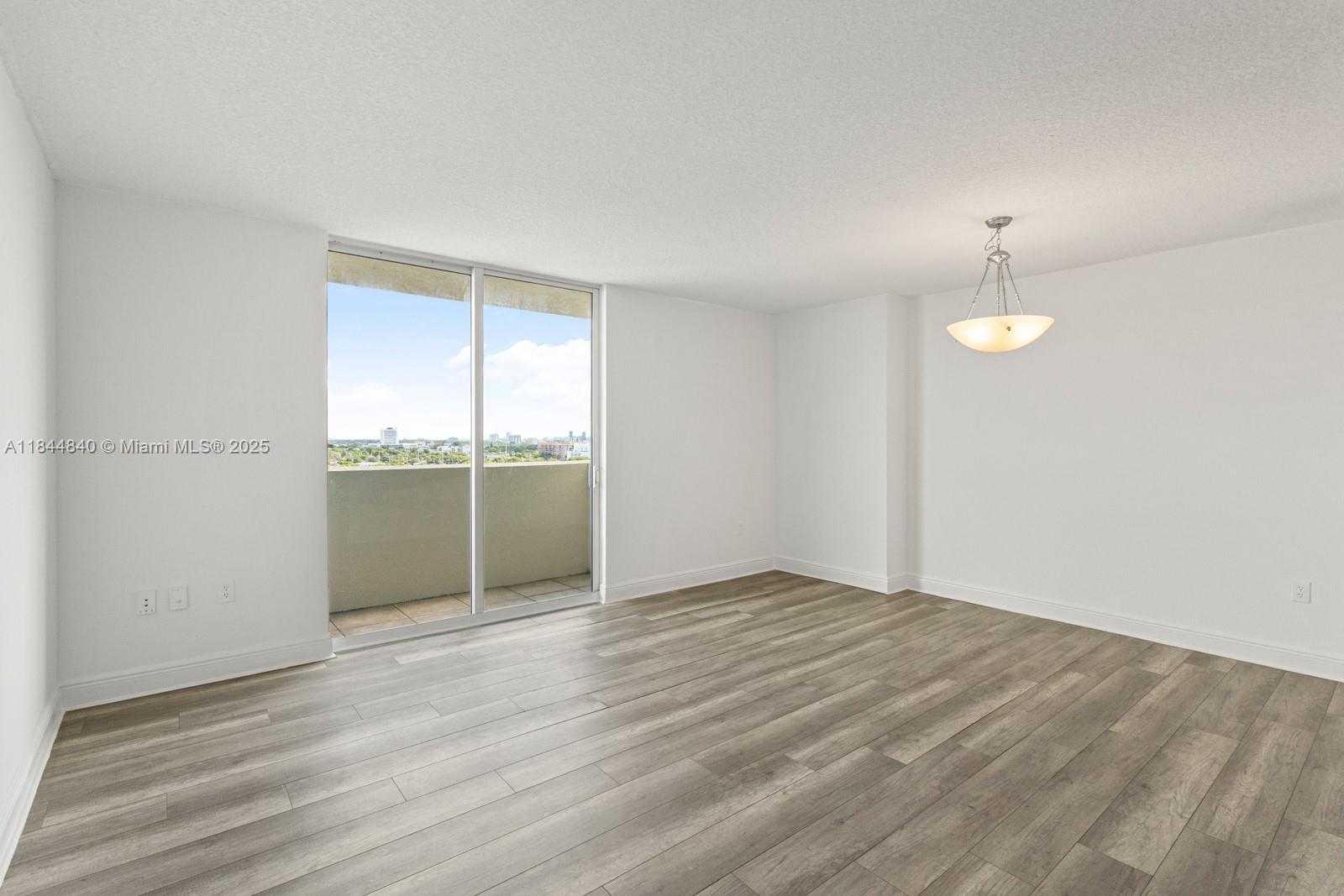 Small Image of 3000 CORAL WAY #1211, Miami Number 6